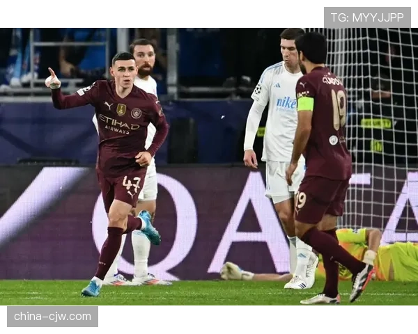 欧冠豪门夜巴萨遭巴黎逆转绝杀曼城补时被逼平阿森纳稳取两球完胜